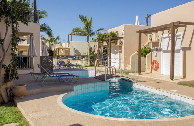 50mt to the beach★Roof terrace lounge★ Shared pool
