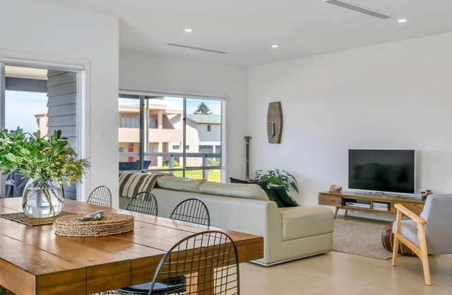 52 Morrison Ave, Middleton