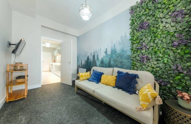526 Gloucester Flat 2- Hopewell