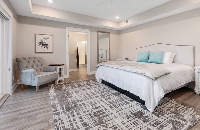 539 Bay St. Lake View Condo Unit 303E