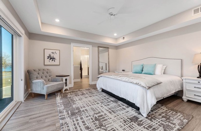 539 Bay St. Lake View Condo Unit 304E