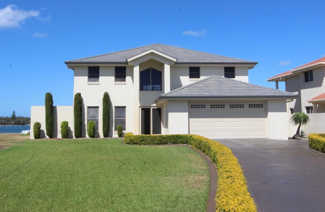 54 Diamantina Circuit, Harrington cast a line from the back door step