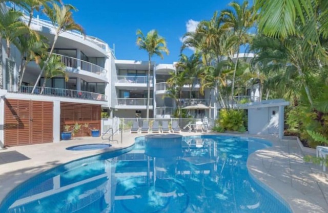 54 Noosa Pacific Resort Garden Poolside