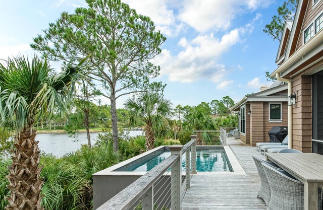 542 Bufflehead: 4BR Home, Private Pool, Golf & Lagoon Views, Bike to Beach