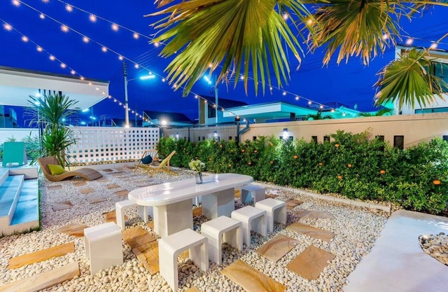 58-20 Pool Villa