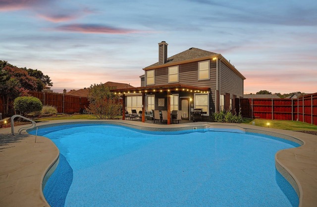 5BD Vacation Retreat - Pool, Patio, Cinema