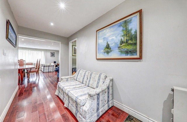5bedroom cottage, Kirkfield hotub