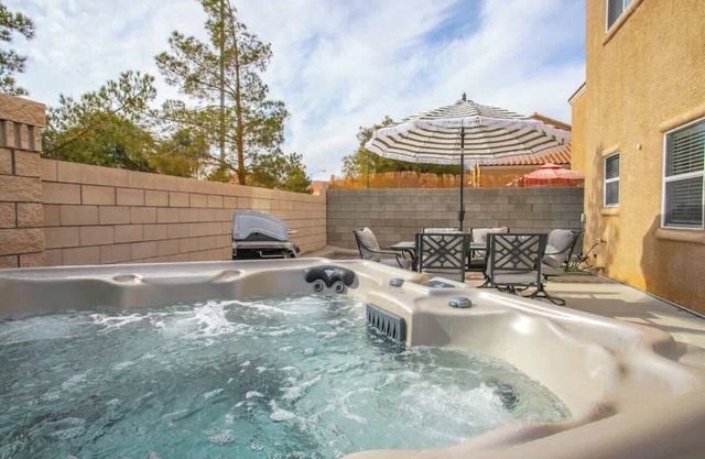 5BR Home w/ Hot Tub & Pool Table | Modern Luxury