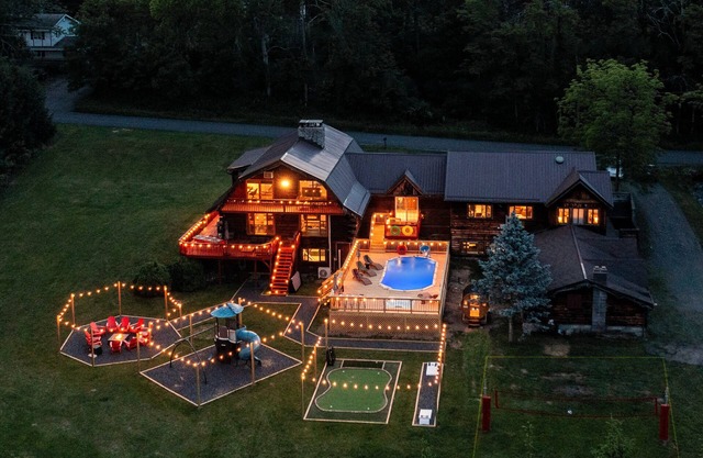 5BR Lux Log Mansion w Legendary Amenities & Pool!