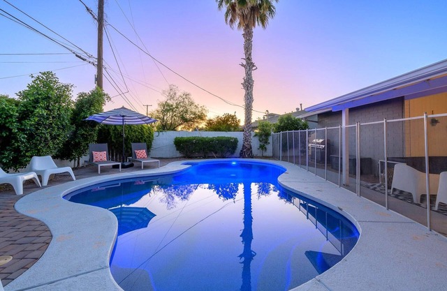 5BR Old Town Home w/ Heated Pool, Games, & BBQ!