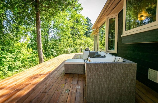 5BR Riverfront Retreat w/ Firetable, BBQ, and Deck