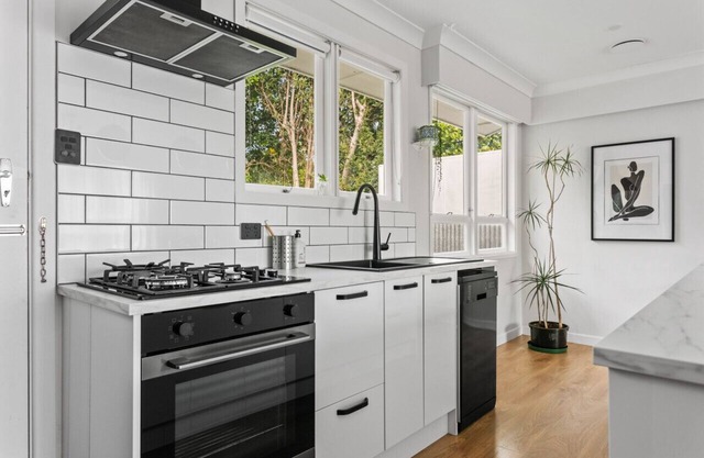 5min walk to CBD | Keyless Entry | Last minute bookings!