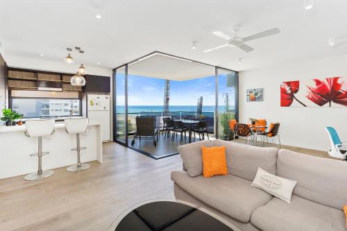 5th Floor Beachside Ocean View with Wi-Fi, Pool and Gym