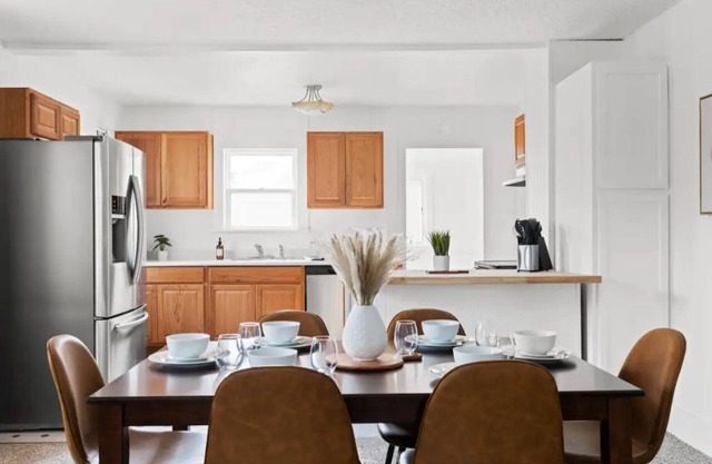 5th St Modern in prime Nampa location