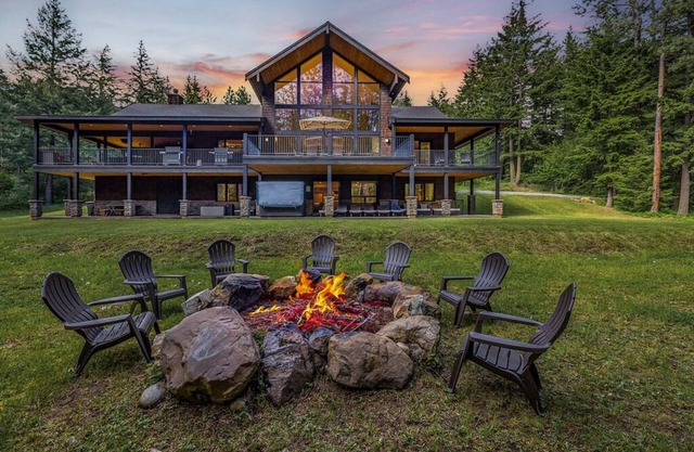Grand Manifest Lodge- 6,200sqft Dream Mountain Home + WEEKDAY SAVINGS