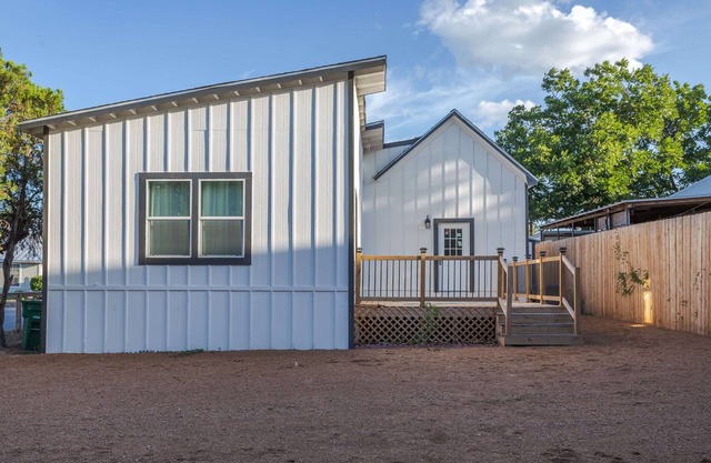 6 bed/3 bath remodeled home | BAMC