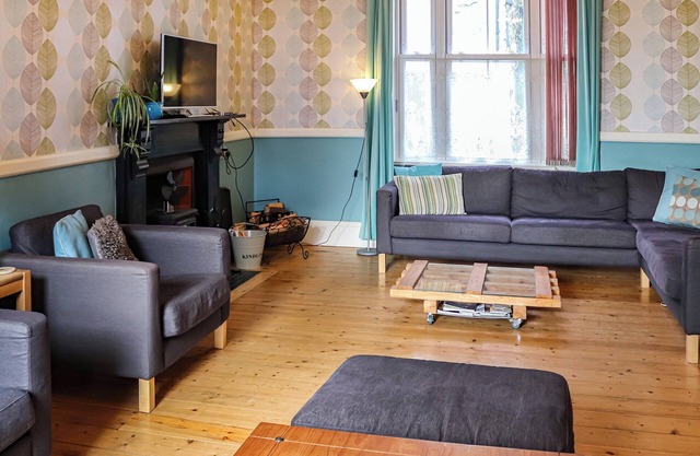 6 bedroom accommodation in Blaenau Ffestiniog