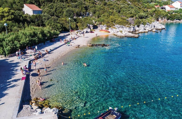 Alojamiento de 6 habitaciones en Sipanska Luka