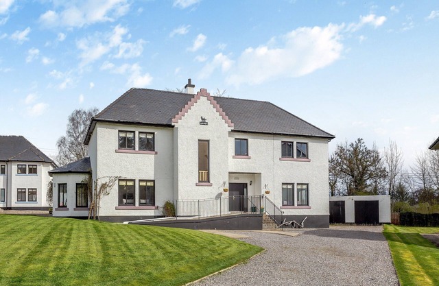 This six-bedroomed manor has truly fantastic bedrooms.