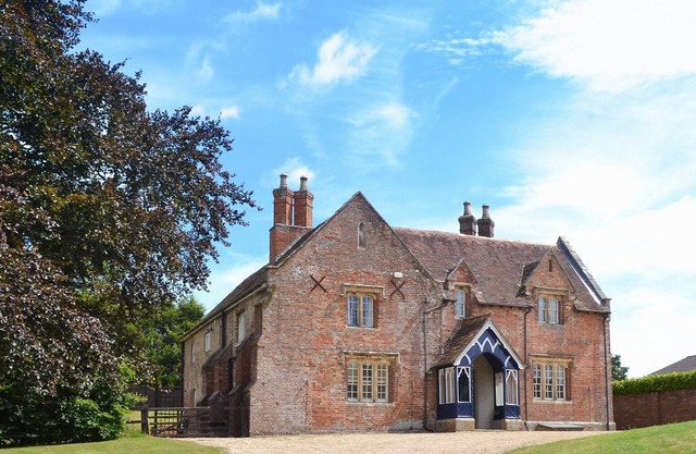 6 habitaciones alojamiento en Dudsbury, Ferndown