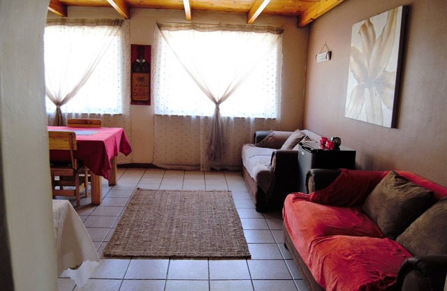 6 Bedroom House Walvis Bay, 15min walk to Lagoon, close to Town & Restaurants