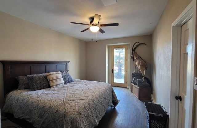 6 bedroom mountain retreat w/ private Hot tub