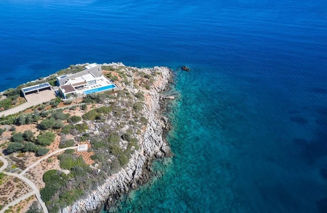 6 Bedroom Seaside Villa with Heated Pool