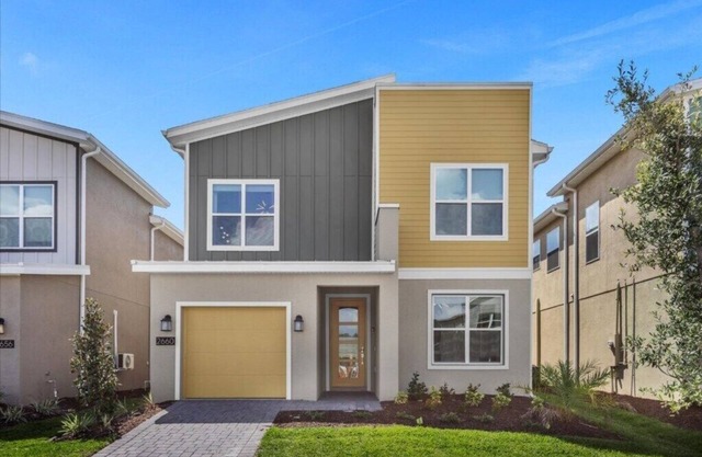 6 Bedrooms/5 Bathrooms/Storey Lake (2660 SS)