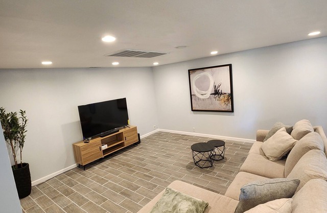 6 Beds, 3-bedroom House in Odessa close to shopping and minutes from I20