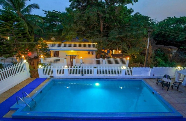 6 BHK Piscina privada Villa portuguesa 500m Candolim