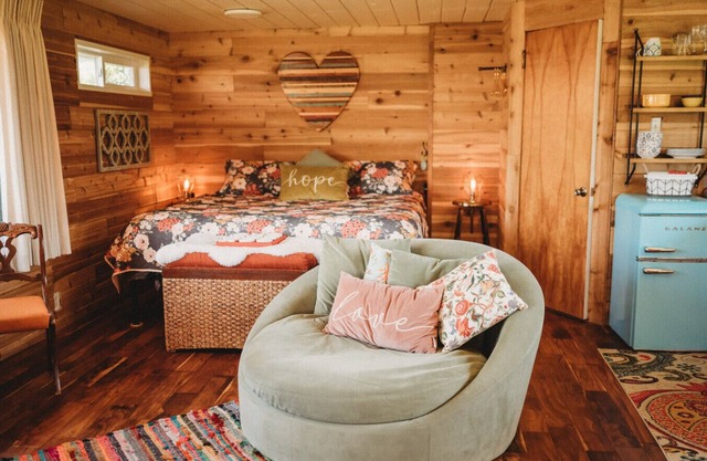 # 6 Boho Romantic Suite Hot Tub Private Beach-Kitchenette