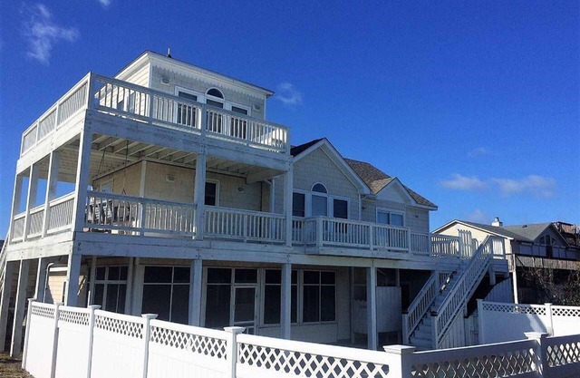 6 BR con ESPECTACULAR VISTA AL MAR en el CAMPO DE GOLF; PISCINA Y SPA - LENCERÍA GRATIS