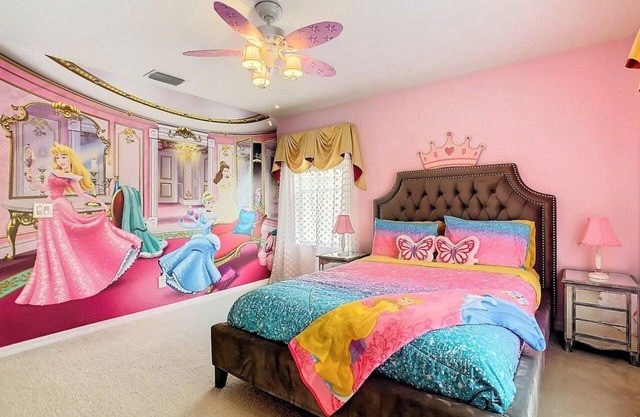 6 BR Princess Villa w/ South Facing Pool Near Dw