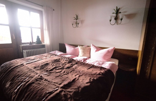 (6) Apartamento de 32 metros cuadrados, ducha / WC, cocina y balcón