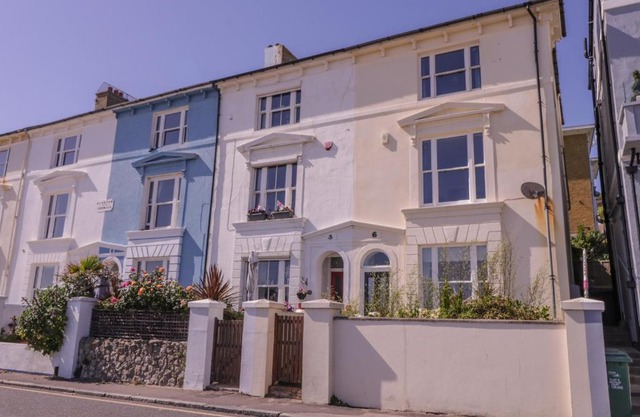 6 Gloster Terrace