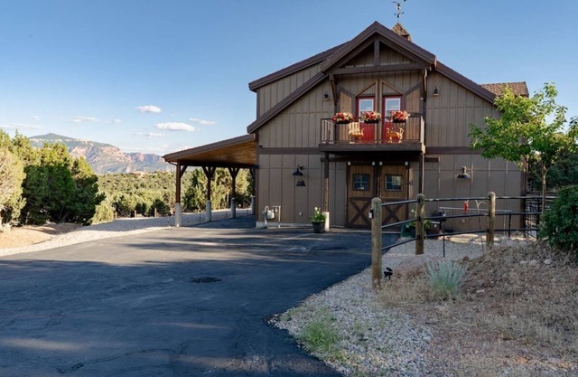 6 Guests,2BR/1BA Loft w/ Unmatched Panoramic Views.