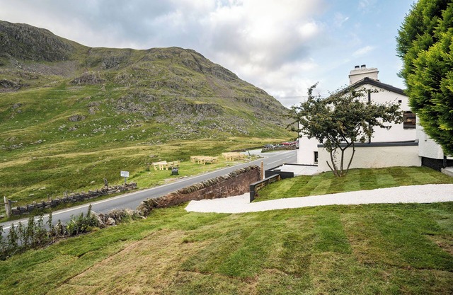 6* Lake District Mountain Lodge
