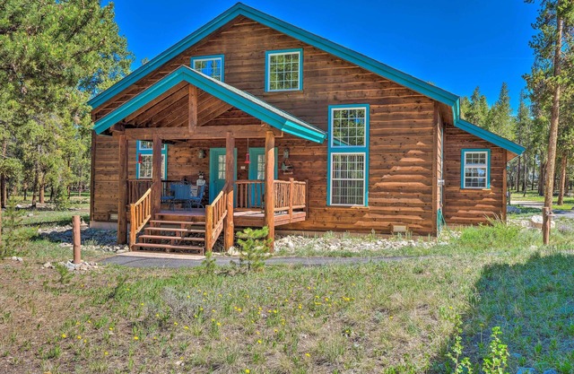 6 Mi to Turquoise Lake: Retreat w/ Covered Deck!