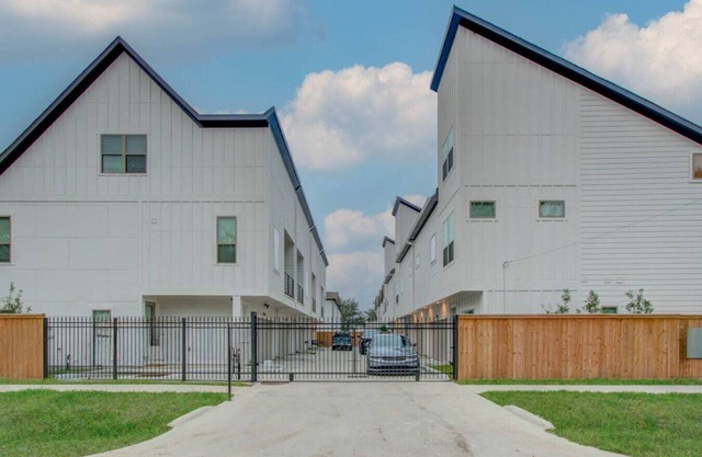6 Min from Medical Center & Houston Zoo!
