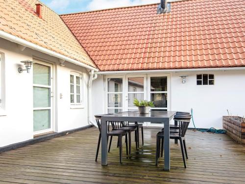 6 person holiday home in Allingåbro-By Traum