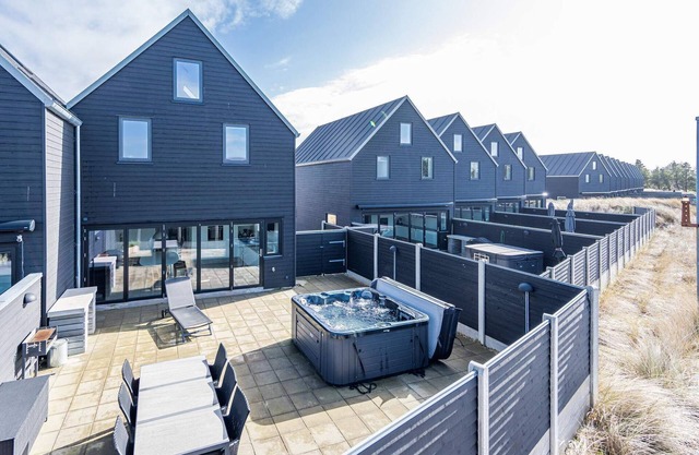 6 person holiday home in Blåvand