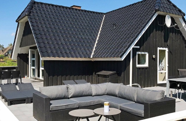 6 person holiday home in Blåvand