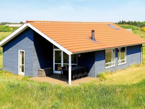 6 person holiday home in Ulfborg-By Traum