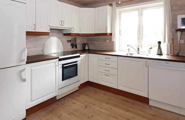 6 person holiday home in Hadsund