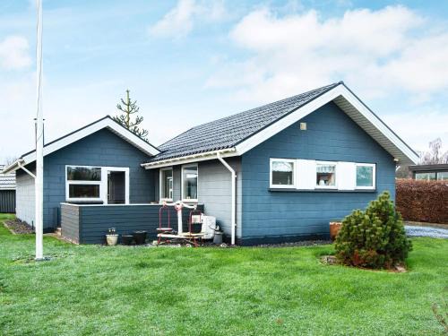 6 person holiday home in Juelsminde-By Traum