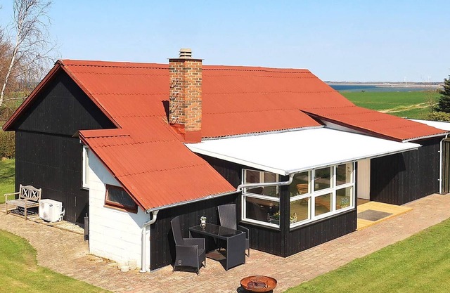 6 person holiday home in Vinderup