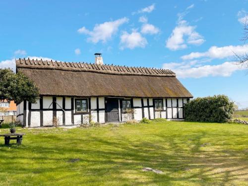 6 person holiday home in DEGEBERGA