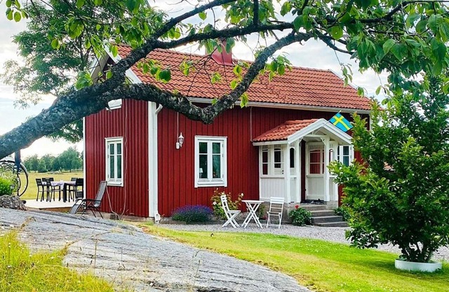 6 person holiday home in LIDKÖPING-By Traum