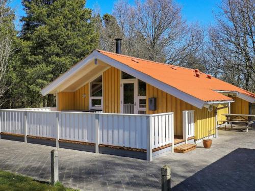 6 person holiday home in Ålbæk-By Traum