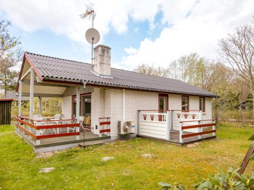 6 person holiday home in Glesborg